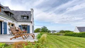 Grande villa 6 personnes à 200m de la mer . Récemment rénovée. - Kerfany-les-Pins