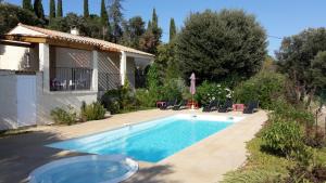 Villas Villa Piscine-SPA vue grandiose. : photos des chambres