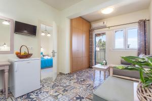 One Bedroom Superior Suite with Sea View
