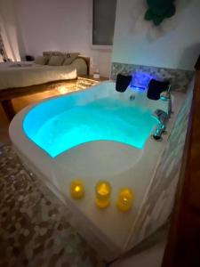 Maisons de vacances Vite, au bien-etre : Chambre Lit King-Size avec Baignoire Spa