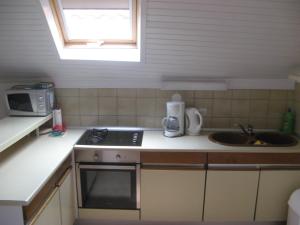 Apartments & Room Nina