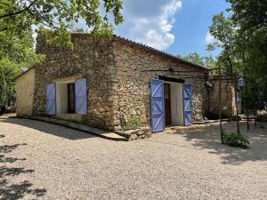 Maisons de vacances Lac de sainte croix maison en pierre avec piscine : photos des chambres