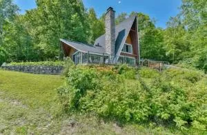 The Bison - waterfront A-Frame with private dock - Мон-Лорье