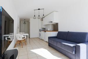 Appartements Studio avec balcon et garage : photos des chambres