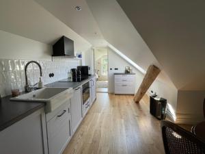 Sea View Old Town apartment