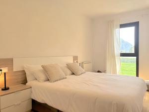 Apartament de disseny rústic amb vistes by RURAL DÀNEU