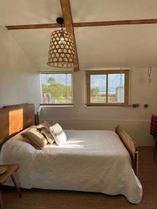 Cosy Cabane Boise solaire, Balneo bath et toilette seche a la Ferme