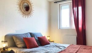 Appartements Casa Cosy - Confortable - Proche A36 / Faurecia : photos des chambres