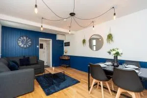 Free Parking Coastal Modern One Bedroom Apartment - Southtown