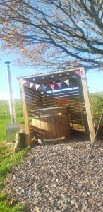 Under the Oak Glamping