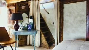 Maisons de vacances Rustic fireplace hotel comfort Jaccuzi dog friend : photos des chambres