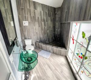 Lovely Loft 10 min from downtown - free parking