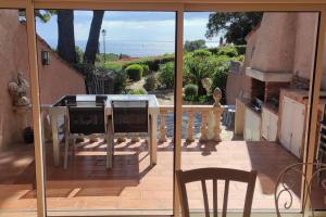 Maison 8p, Superbe Vue Mer, Piscine 25x10m, 300m plage, Tennis, Domaine sécurisé