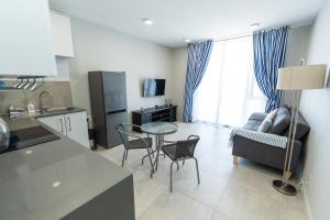 10 on Bellamare near the Beachfront