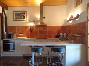 Lo bonur es dens lo prat