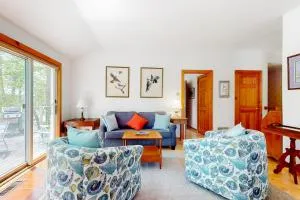 The Birdhouse of Maine - Bernard