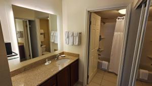 Queen Studio room in Residence Inn Indianapolis Fishers