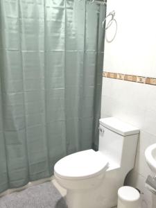 Cómodo y Equipado Apt Cerca del Malecón