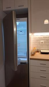 Νέο στούντιο, Νέος Κόσμος