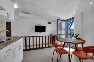 APARTMENT LANTERNA