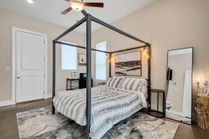 Luxurious Industrial Downtown Suite