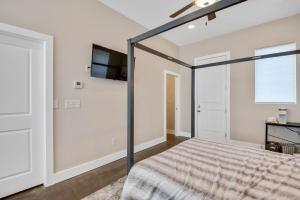 Luxurious Industrial Downtown Suite