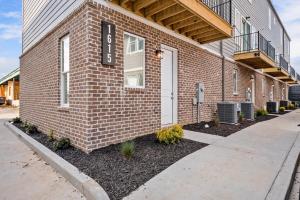 Luxurious Industrial Downtown Suite