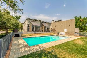 Tripleg Apartments 1