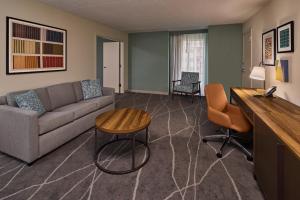 Holiday Inn Express & Suites Charleston DWTN -Westedge by IHG