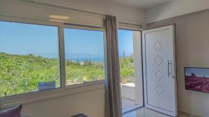 Fully renovated apartment in Platanias 1