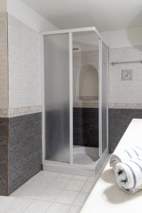 Star Cactus Traditional Cave Suite with Jacuzzi