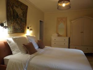 Appartements Domaine de La Barde apartments in the old walnut mill and forge : photos des chambres