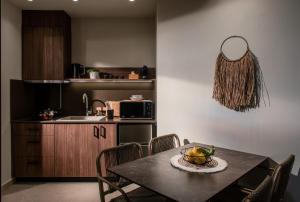 Everest Apartments and Suites