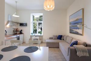 Apartment with patio 50m from the beach and Lungomare 
