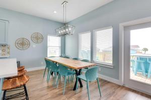 Steps to Coast Gorgeous Beach House in Galveston