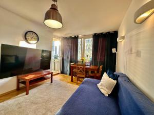WHITE 3 metro WiFi 85'TV Netflix Disney+ HBO - Hotel 3 stelle a Varsavia
