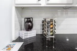 Elegance at Huntington Spacious Family Apt Yard - Commack