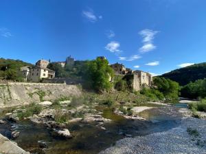 Maisons de vacances Cozy Holiday Home in Montclus with River Near : photos des chambres