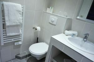 Hotels Hotel de la Couronne : photos des chambres