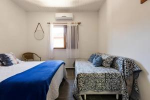 FLAT EM JUQUEHY COM AR COND, PISCINA e CHURRASQUEIRA