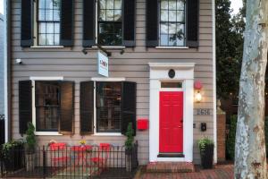 The Poppy Georgetown Guesthouse and Gardens