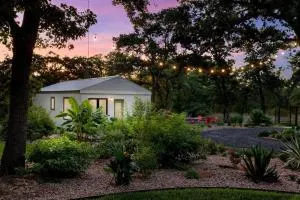 The Woodland Oasis I Luxurious Cabin Getaway I - Nixon