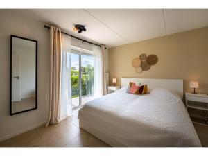 Water Villa Kortgene by Veerse Meer