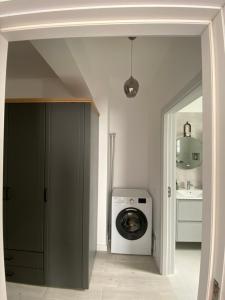 Dios Apartment 29F-1