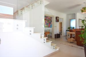 Aroeira villa with heated pool by Golf course, Beach and Lisbon