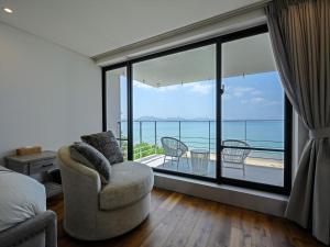 Onna Resort 海まで徒歩0秒 最大12名宿泊可 オーシャンビュー貸切ヴィラ