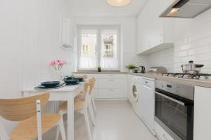 Bałuckiego Apartment Stary Mokotów Warsaw by Noclegi Renters