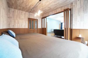 Tsurigane Building H-4