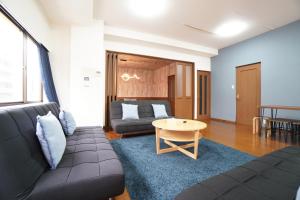 Tsurigane Building H-4