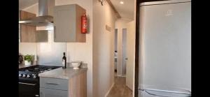 3 Bed Caravan - Sleeps 6 - Parking - Wifi